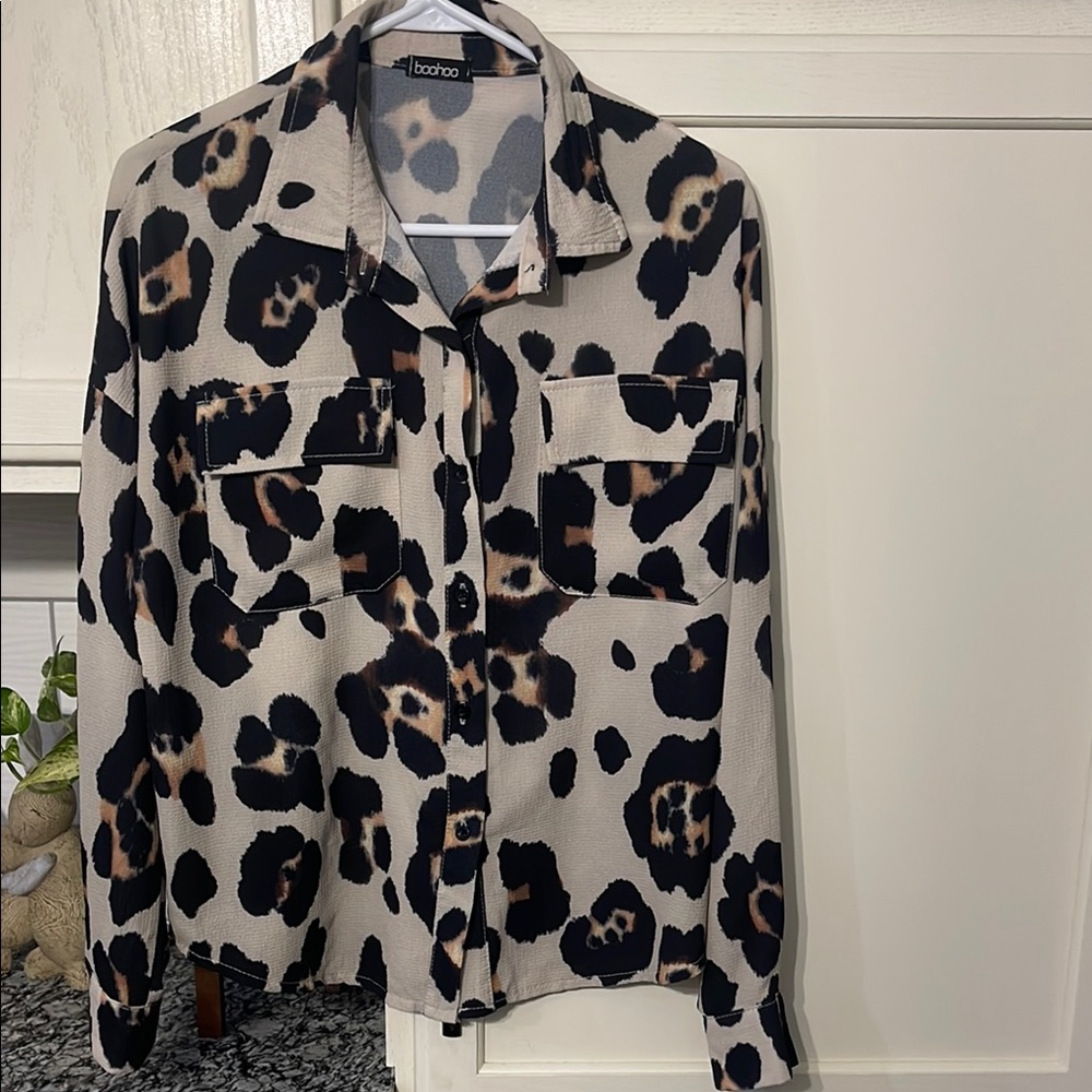Boohoo Leopard‎ Print Button Up